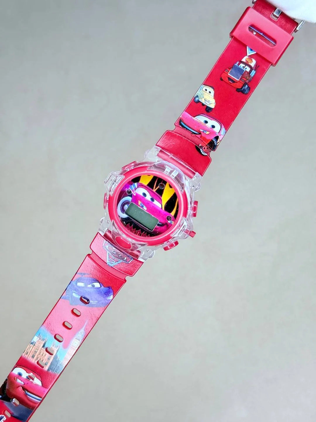 Yosh bollar uchun unversal qo'l soati o'g'il va qiz bollarga